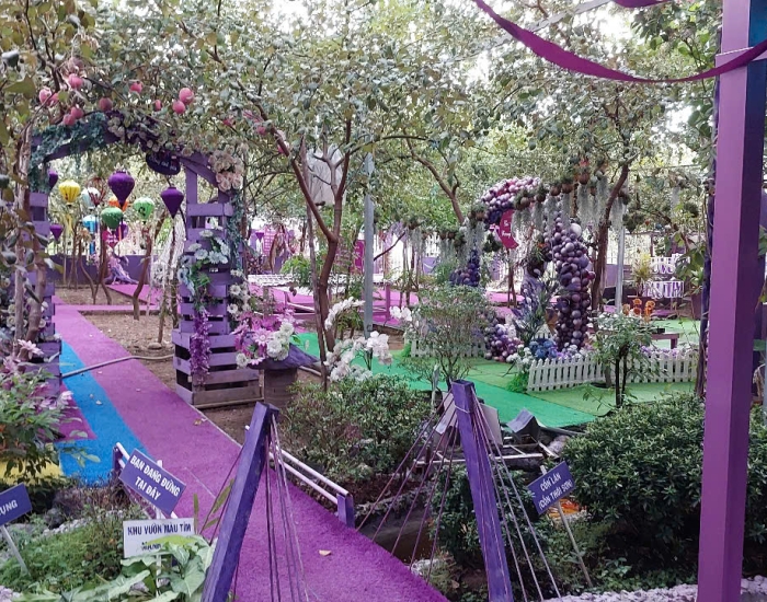 RUMAH UNGU